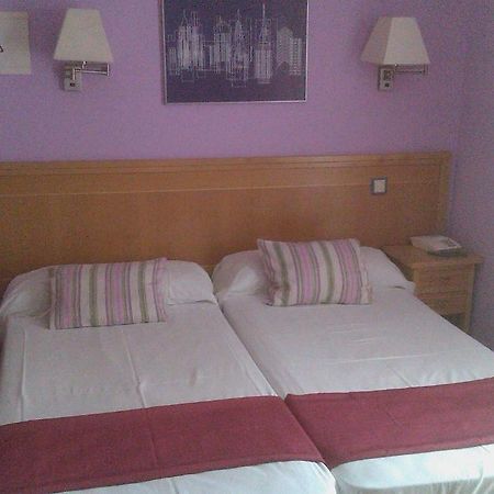 Hostal Cruz Sol Madrid Exterior foto